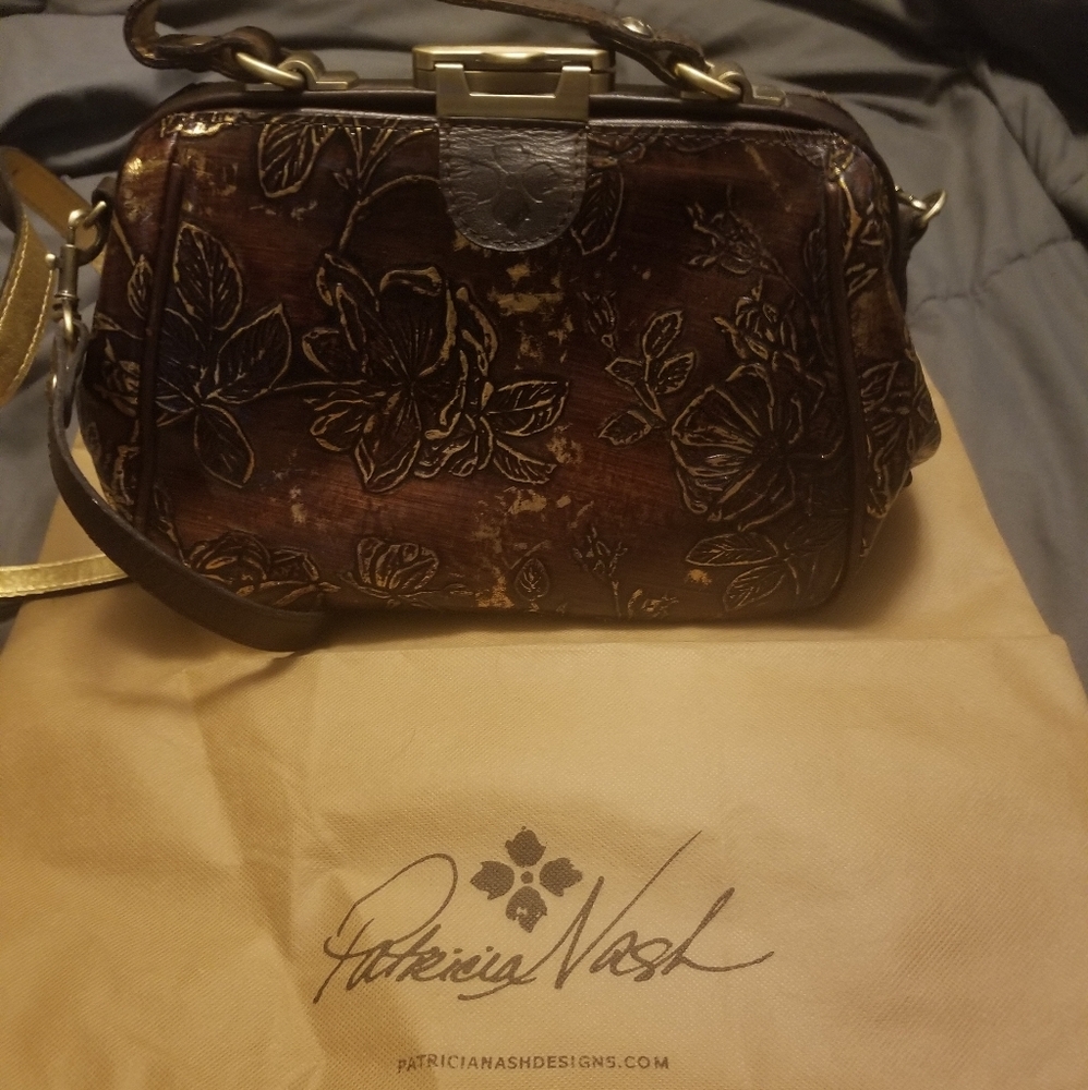 Patricia Nash handbag like new
